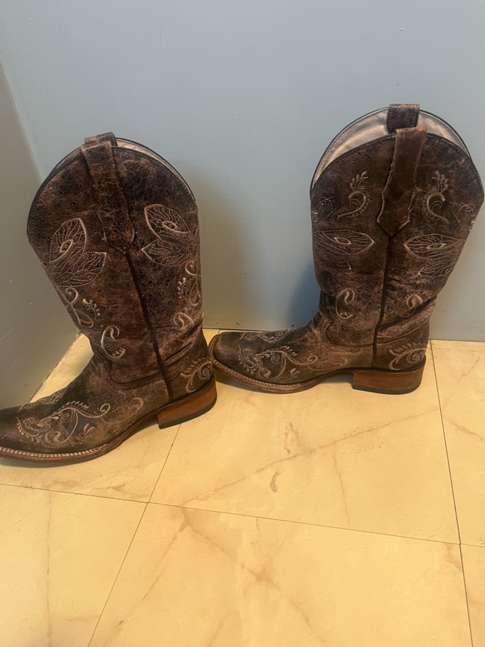 Circle G Brown Dragon Fly Embroidered Cowboy Boots - Picture 3 of 8
